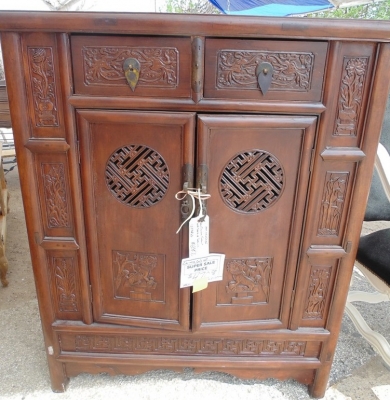 11 H25035 LARGE AND VERY DEEP 

CHINESE CABINET $399.00